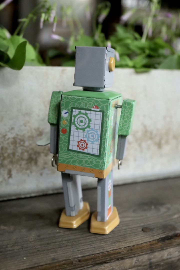 Eco Bot - Retro Robot Tin Toy Mr&Ms Tin