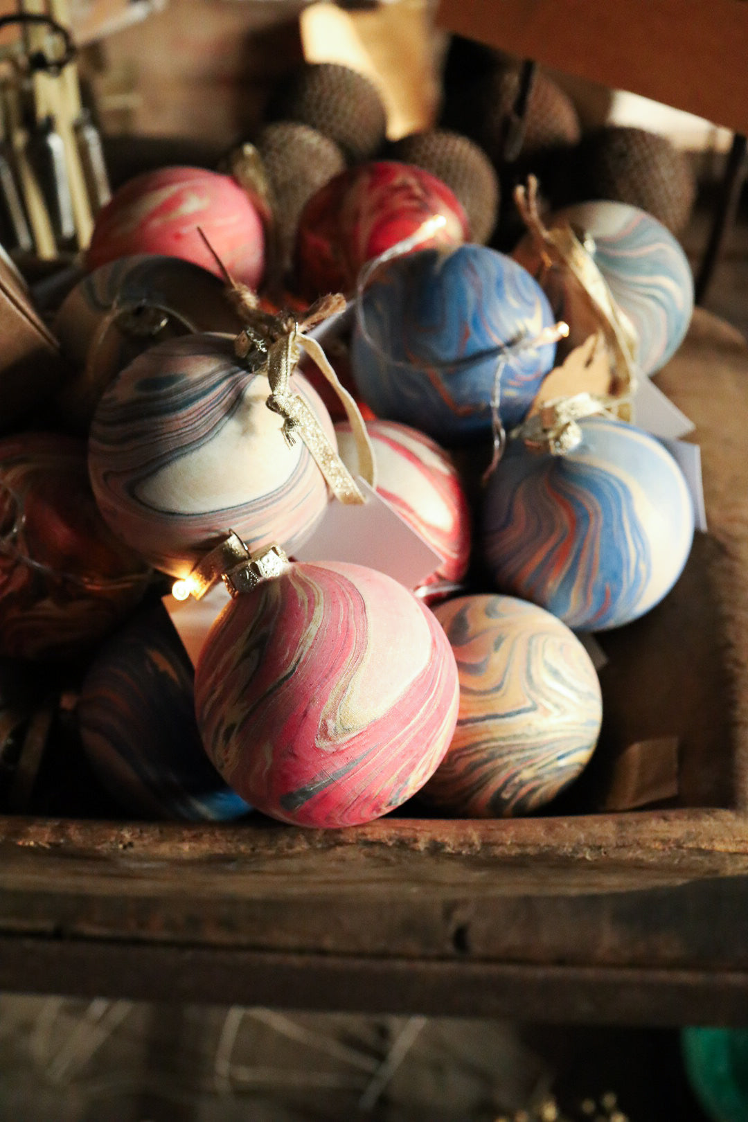 Marmor Paperie Hand-Marbled Baubles