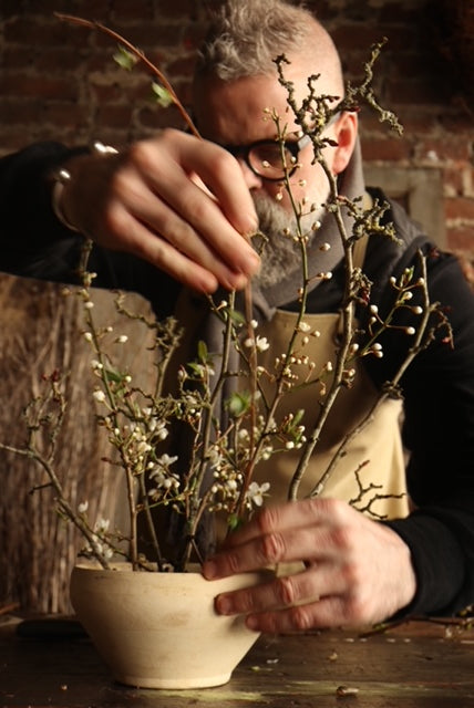 Ikebana Style arranging for the home with La Famille