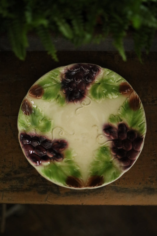 Scalloped Edge Vine Plate