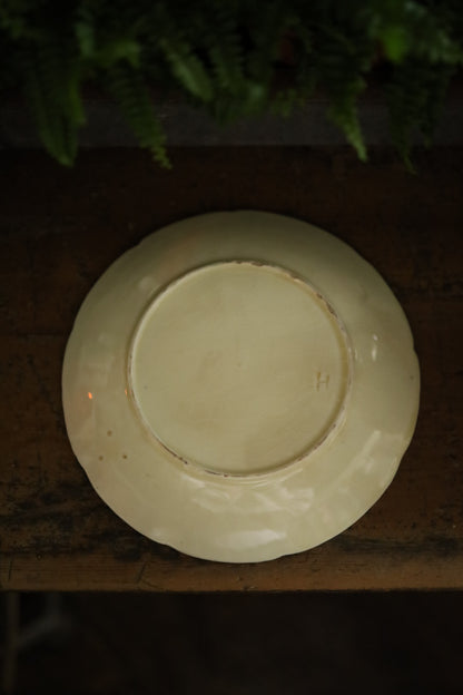 Scalloped Edge Vine Plate