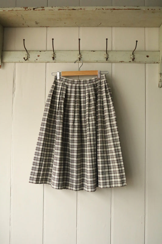 Pleated skirt brown plaid