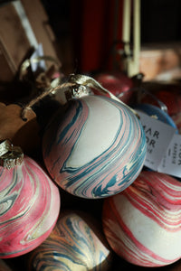 Marmor Paperie Hand-Marbled Baubles