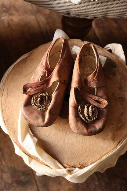Vintage Mary Jane Shoes with Flower