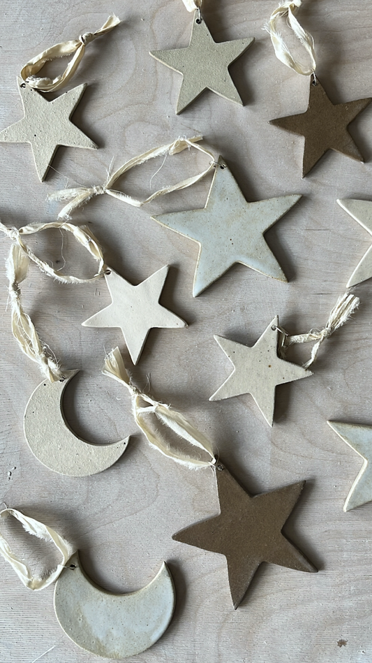 Stoneware Ceramic Christmas Tree Star Ornament Decorations: Speckled / Large